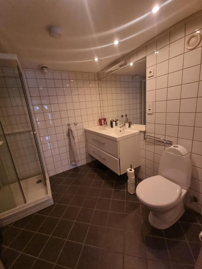 تروندهايم Private Guest Room In Cozy Apartment المظهر الخارجي الصورة